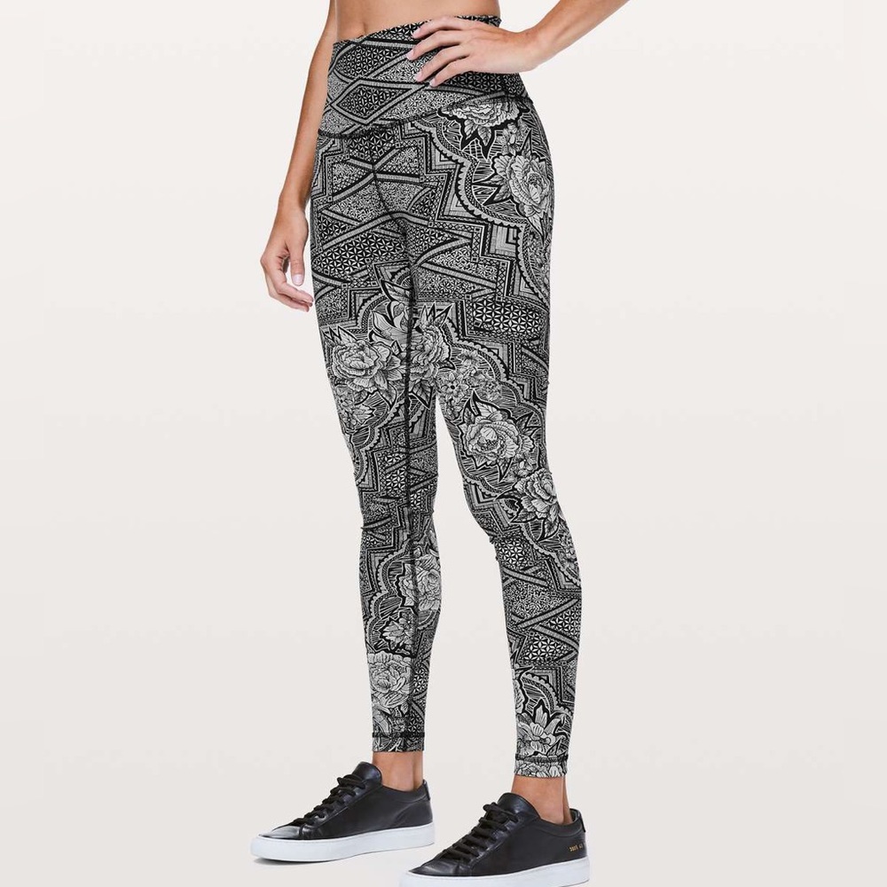 NWOT Lululemon High Rise Wunder Under leggings in Inked Ice